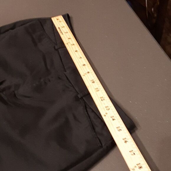 Dockers Ideal Fit Black Cropped Pants - Picture 9 of 10